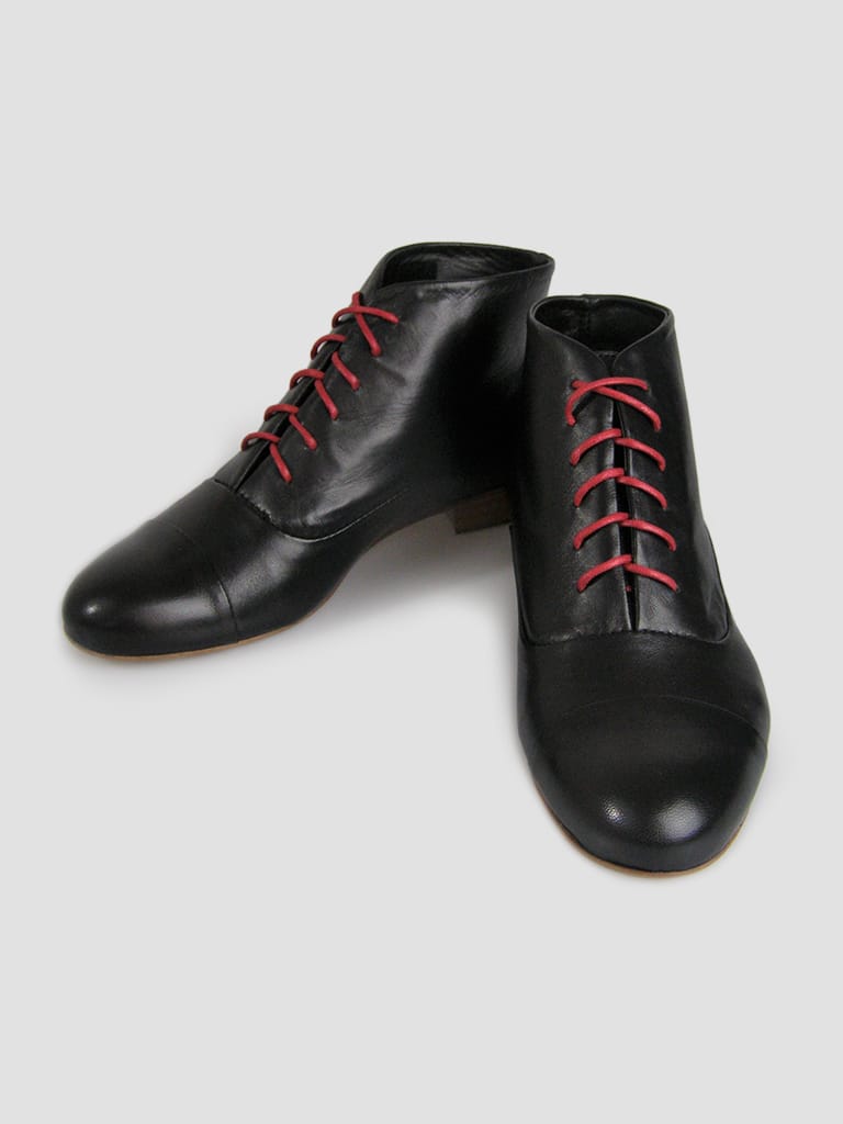 Black Berry Walking Shoes-Norma