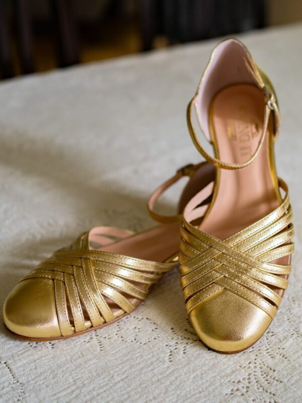 1940s style low heel swing shoes for Lindy Hop