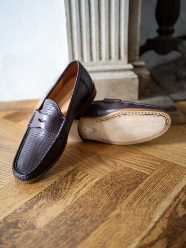 Mocassins de danse swing en cuir bordeaux pour Balboa et Lindy Hop avec détails en texture tissée.