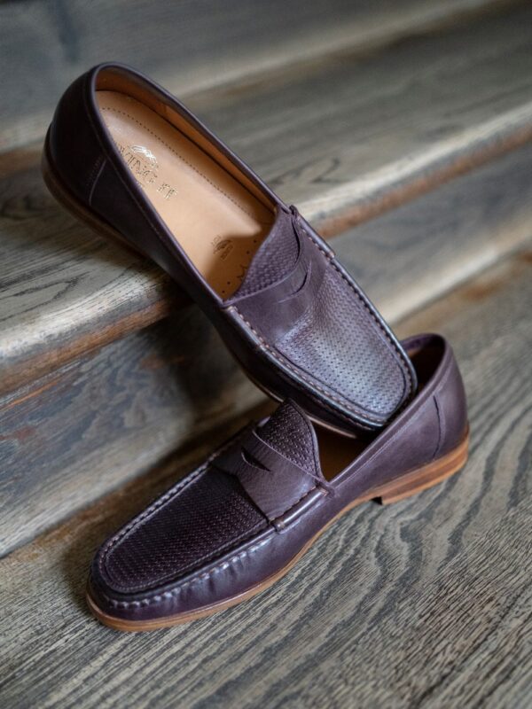 Mocassins de danse swing en cuir bordeaux pour Balboa et Lindy Hop avec détails en texture tissée.